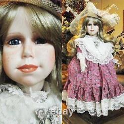 ROSEBERRY 26 in RENEE STURGEON COTTAGE PATH SERIES WORLD GALLERY DOLLS NEW