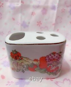 Rare 1983 Vintage Strawberry Shortcake Porcelain Bathroom Set