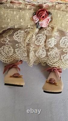 Rare Collectible Vintage 1997 French bisquie porcelain Mundia doll JULIE, mint c