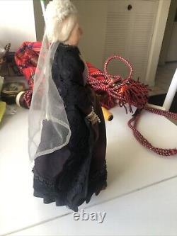 Rare Vintage Ann Parker Doll, Queen Victoria 11 Made in England With Tag