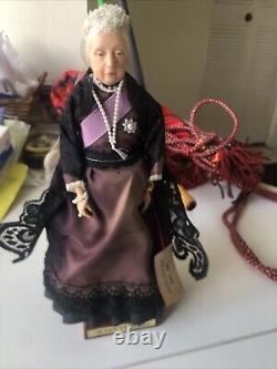 Rare Vintage Ann Parker Doll, Queen Victoria 11 Made in England With Tag