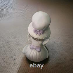 Rare vintage girl porcelain figurine doll with flowers