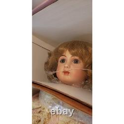Rustie Monique 29 Porcelain Doll LE 52/1500 Welden Museum COA Hat Boxed Vtg