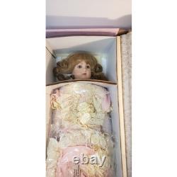 Rustie Monique 29 Porcelain Doll LE 52/1500 Welden Museum COA Hat Boxed Vtg