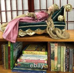 SLEEPING BEAUTY 19 RARE PORCELAIN DOLL and BED withCOA VINTAGE 1988 DANBURY MINT