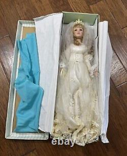 Seymour Mann 30 Vintage Porcelain Bride Doll w Stand &Certificate In Box