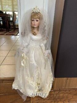 Seymour Mann 30 Vintage Porcelain Bride Doll w Stand &Certificate In Box