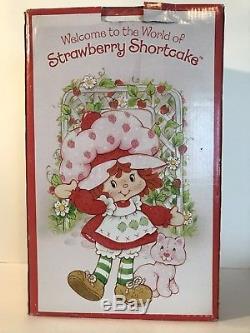 Strawberry Shortcake Danbury Mint Porcelain In Box withcustard & accessories