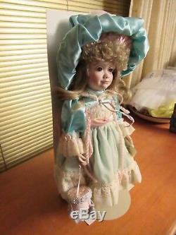 The Walker doll Co doll, Fine Porcelain Vintage, artist Vickie Walker #86/350