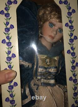 VINTAGE PORCELAIN DOLL- OZARK MOUNTAIN DOLL CO. VICTORIAN ORIG. BOX/New