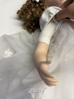 VINTAGE Porcelain Doll 28 The Broadway Collection 0182/2400