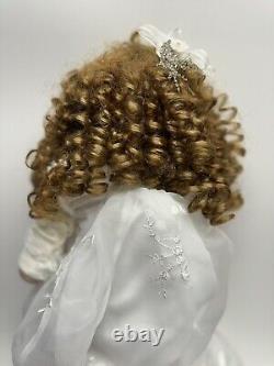 VINTAGE Porcelain Doll 28 The Broadway Collection 0182/2400