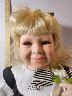 VINTAGE Seymour Mann Connoisseur Collection Porcelain Doll withCERTIFICATE