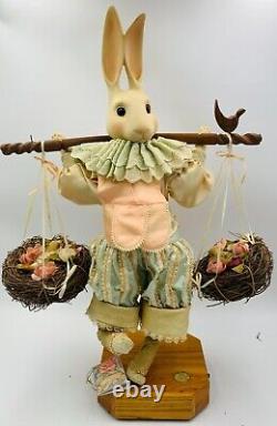 VINTAGE WENDY BRENT Maximillian the Easter Prince RABBIT PORCELAIN MUSICAL 1986