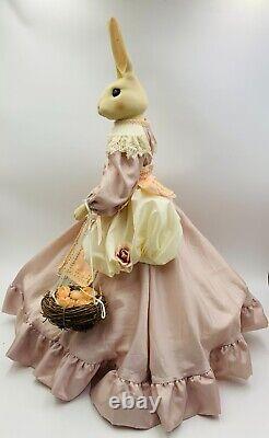 VINTAGE WENDY BRENT Shellina the Easter Princess RABBIT PORCELAIN MUSICAL 1986