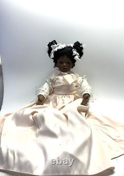 VINTAGE World Gallery laura Colabe Charity Porcelain Doll Seating Position 15