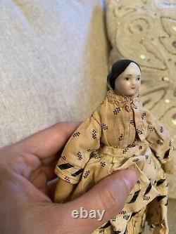 Very Rare 7.5 Early Ca 1850 China Doll With Covered Wagon Hairstyle Orig Dress