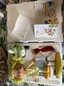 Vintage 2004 Strawberry Shortcake Lemon Meringue porcelain Doll By Danbury Mint