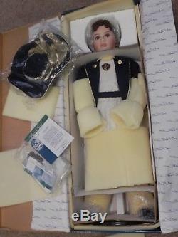 Vintage 32 MasterPiece Doll Gallery Limited Edition Alyson Flora Lee NEW RARE