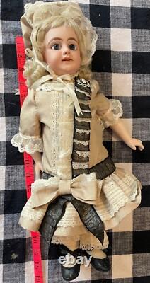 Vintage Beautiful Porcelain Doll. K R Reproduction
