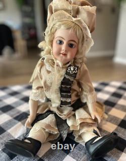 Vintage Beautiful Porcelain Doll. K R Reproduction