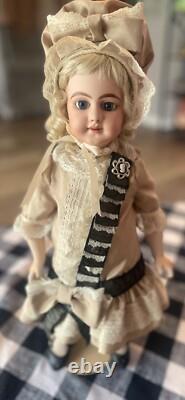 Vintage Beautiful Porcelain Doll. K R Reproduction