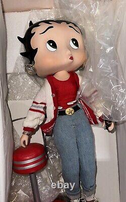 Vintage Coca Cola Limited Edition Betty Boop Porcelain Doll 16 With Original Box