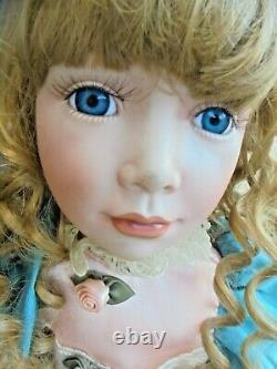 Vintage Collectible William Tung Cathy 25 Porcelain Doll