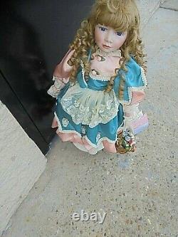 Vintage Collectible William Tung Cathy 25 Porcelain Doll