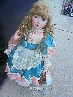 Vintage Collectible William Tung Cathy 25 Porcelain Doll