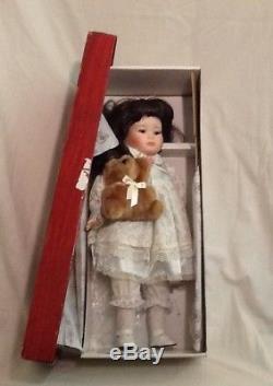 Vintage DYNASTY DOLL COLLECTIBLE (TAISA) withbox and tags (Excellent Condition)