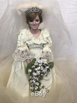 Vintage Danbury Mint 1987 Princess Diana Bride Doll with matching Bridesmaid