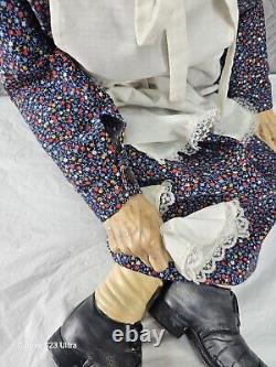Vintage Detailed 32 Doll Porcelain Grandma/Old Lady Folkart Rustic Appalachian