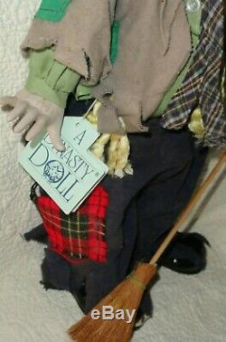 Vintage Dynasty 1976 Hobo Clown Emmett Kelly 22 Porcelain/cloth 15 Bench Doll