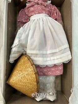 Vintage Elite Dolls Collection 21 Fine Porcelain Blonde Haired Victorian Doll