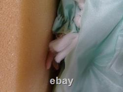 Vintage Elke Hutchens Bellinda 25 Porcelain Doll in Original Box 244/400 COA