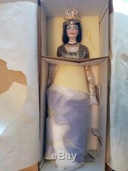Vintage Franklin Mint Heirloom Porcelain 22 Cleopatra Doll With Original Box