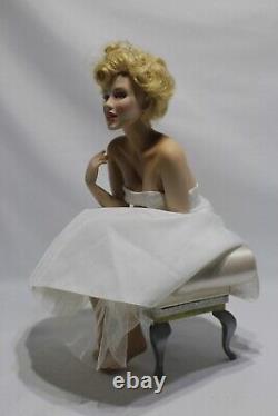 Vintage Marilyn Monroe Franklin Mint Porcelain Portrait Doll Seated