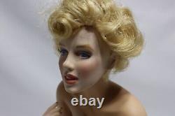 Vintage Marilyn Monroe Franklin Mint Porcelain Portrait Doll Seated