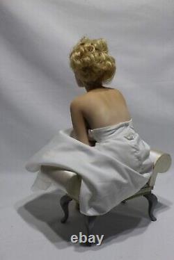 Vintage Marilyn Monroe Franklin Mint Porcelain Portrait Doll Seated