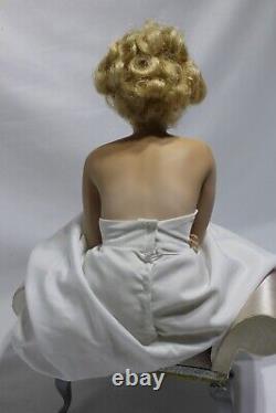 Vintage Marilyn Monroe Franklin Mint Porcelain Portrait Doll Seated