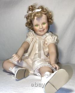 Vintage Porcelain Doll 1996 Shirley Temple Danbury Mint Uranium Green Eyes