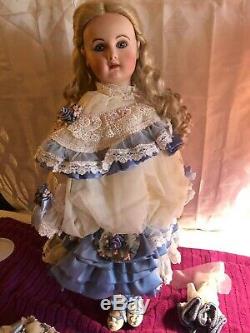 Vintage Porcelain Doll Anna Nicole Limited Edition by Patricia Loveless 27