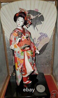 Vintage Porcelain Japanese Geisha Doll 11.5 Tall in Glass Wood Case