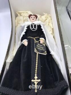 Vintage Porcelain ROYAL HERITAGE COLLECTION Collectible Doll Mary Queen Of Scots