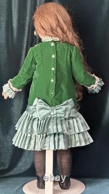 Vintage Reproduction of Antique French Andre Thuillier A. 14. T. 26 Doll