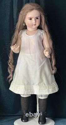 Vintage Reproduction of Antique French Andre Thuillier A. 14. T. 26 Doll