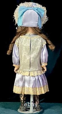 Vintage Reproduction of Antique French Andre Thuillier A. T. 18 Doll