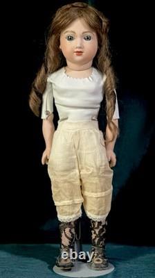 Vintage Reproduction of Antique French Andre Thuillier A. T. 18 Doll