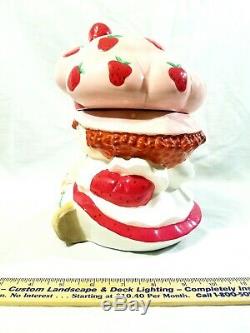 Vintage Strawberry Shortcake 1983 Ceramic Cookie Jar